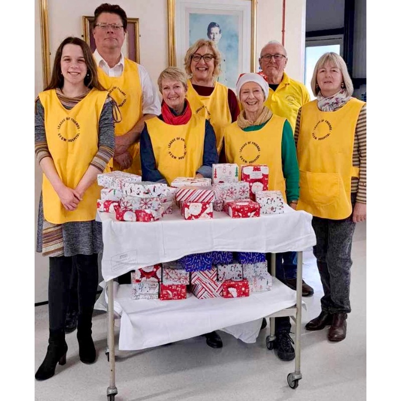 Spreading Christmas Cheer - QEQM League of Friends